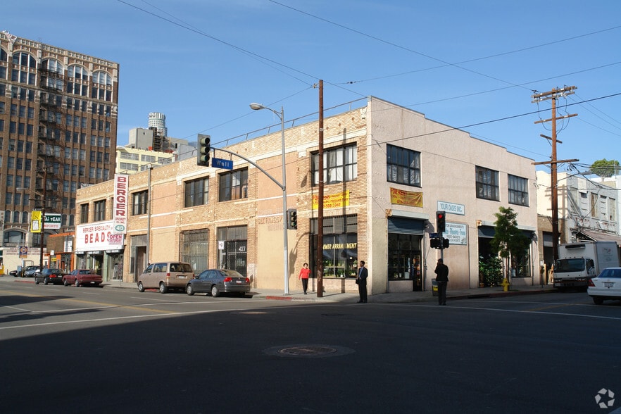 More Photos Of 417 E 8th St, Los Angeles Light Manufacturing For Lease