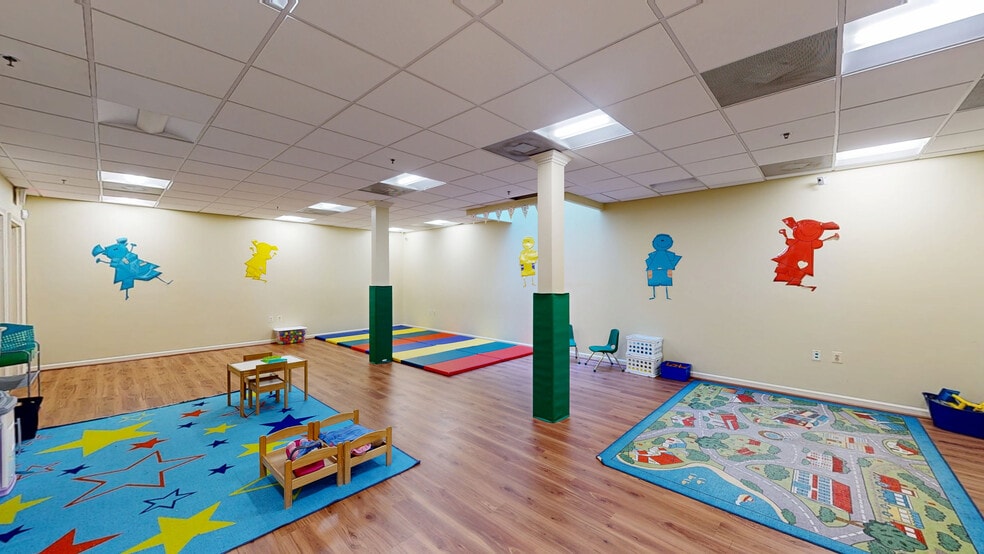 More Photos Of 3538 Moncure Ave, Falls Church Daycare Center For Sale