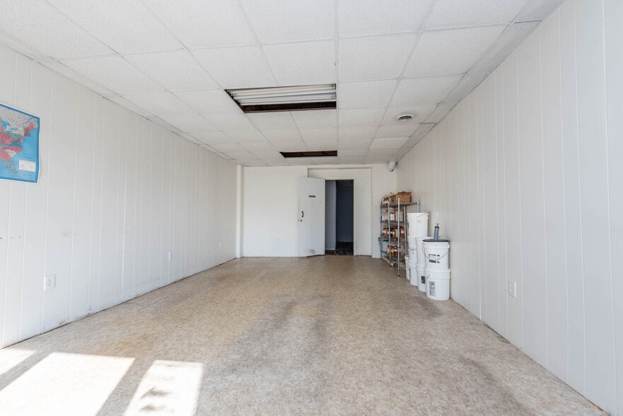 More Photos Of 7231 Harford Rd, Baltimore Storefront Retail Residential For Sale