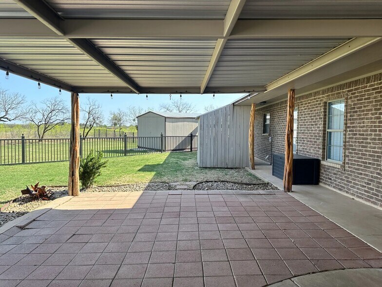 More Photos Of 1782 Key Ln, Abilene Office For Lease