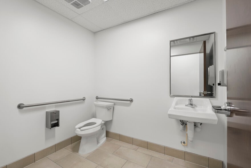 More Photos Of 6620 Stuart Ave, Jacksonville Warehouse For Lease