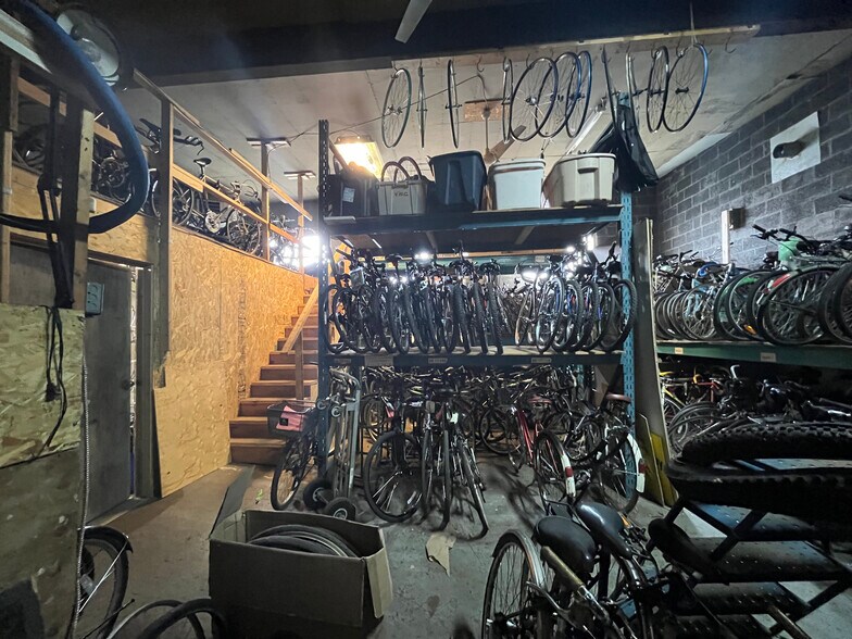 More Photos Of 473 Bronson Ave, Ottawa Storefront Retail Office For Lease