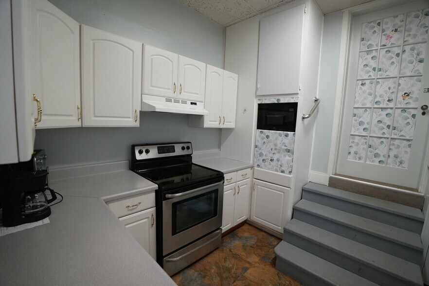 More Photos Of 496 6th St, Montara Office Residential For Sale