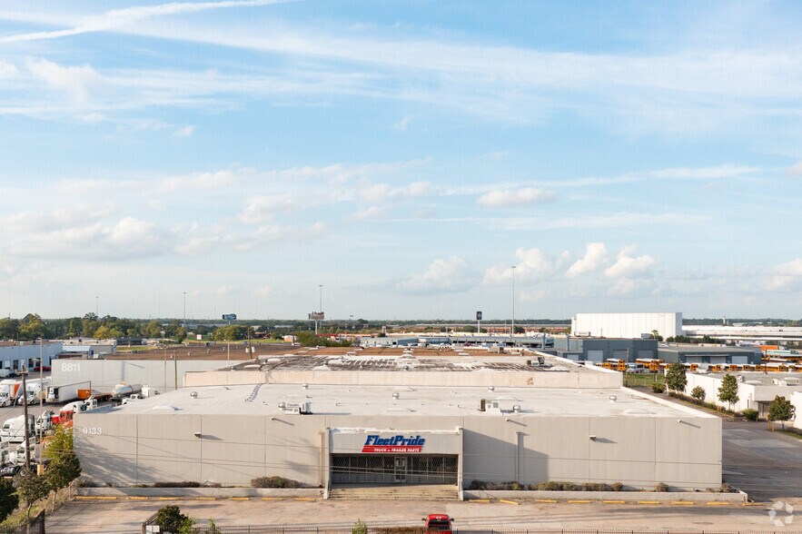 More Photos Of 9133-9139 Wallisville Rd, Houston Manufacturing For Lease