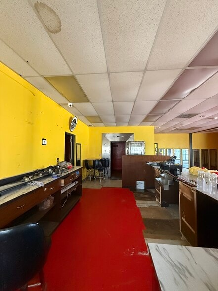 More Photos Of 1129 W Franklin Blvd, Gastonia Flex For Lease