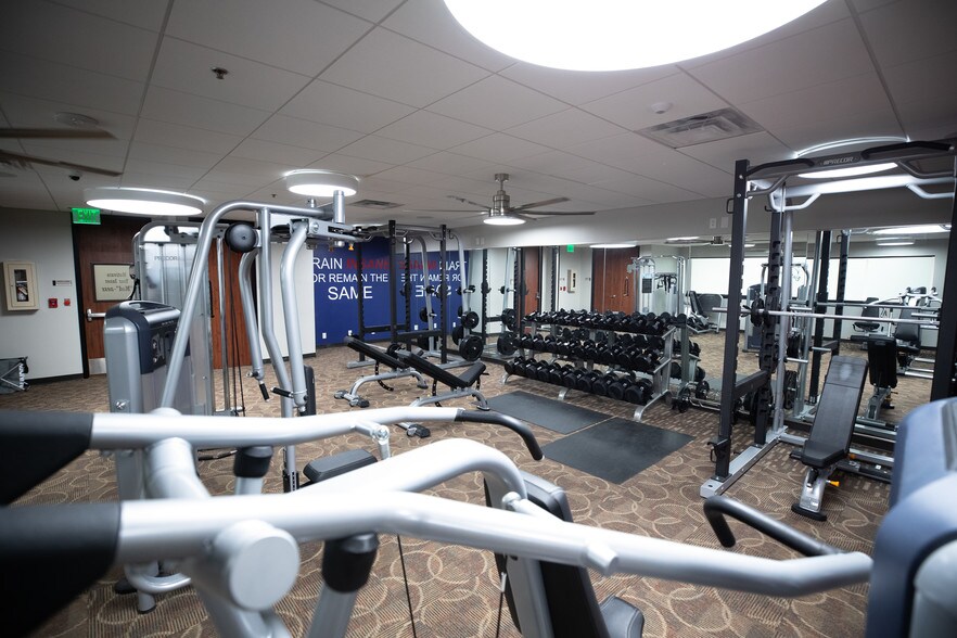 More Photos Of 15851 Dallas Pkwy, Addison Office For Sale