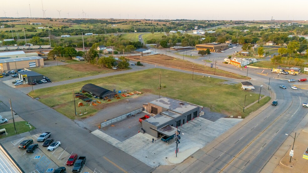 More Photos Of 312 Main St, Weatherford Land For Sale