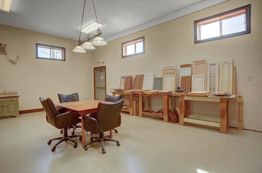 More Photos Of 5751 Colorado St. Ext., Chambersburg Flex For Sale