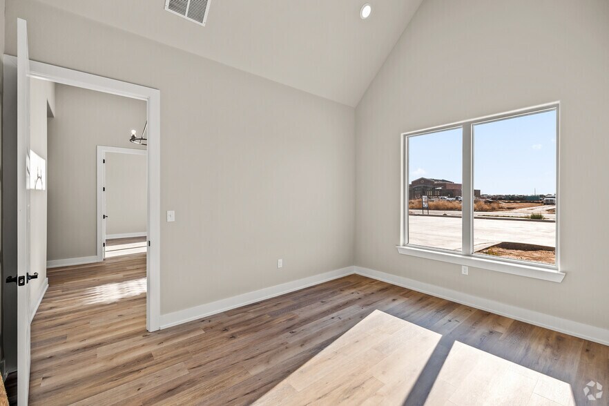 More Photos Of 3218 140th St, Lubbock Office For Sale