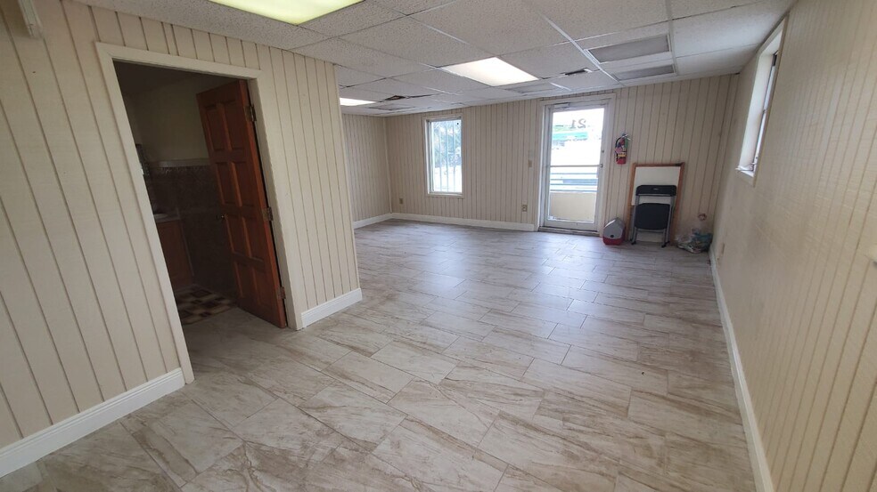 More Photos Of 330-332 W 9th St, Hialeah Storefront Retail Office For Lease