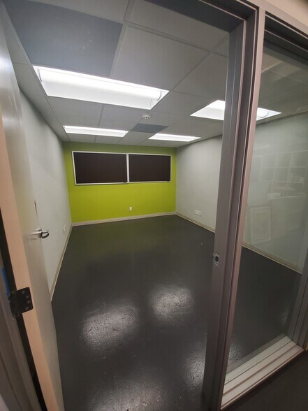 More Photos Of 4716 Vineland Ave, North Hollywood Loft Creative Space For Lease