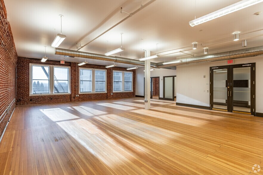 More Photos Of 529 SW 3rd Ave, Portland Loft Creative Space For Lease