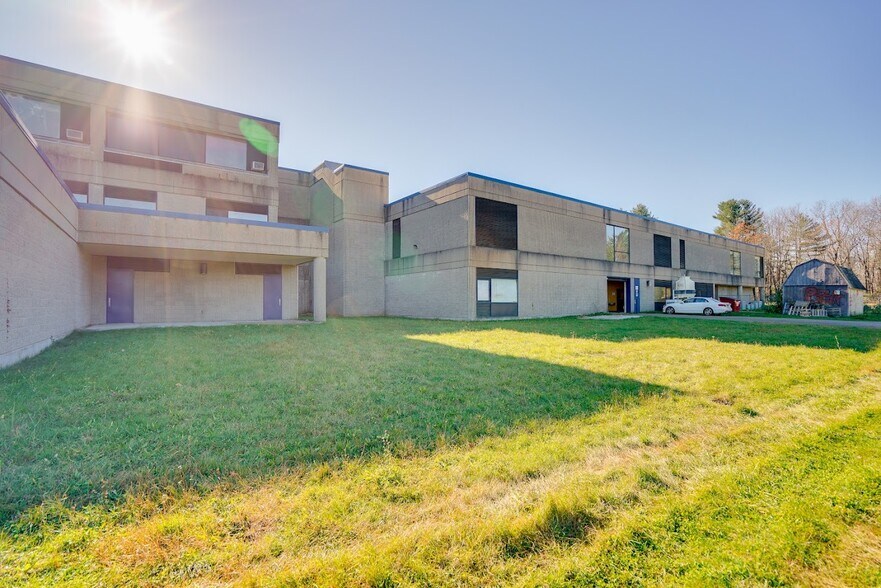 More Photos Of 275 Portsmouth Ave, Stratham Light Manufacturing For Sale