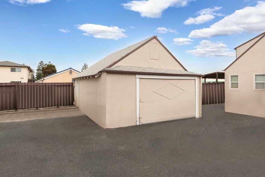 More Photos Of 2090 Marina Blvd, San Leandro Apartments For Sale