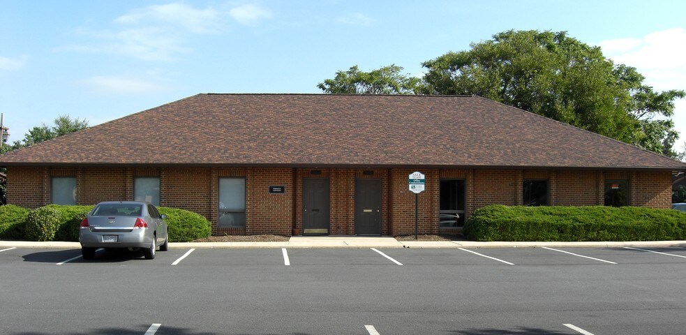 Primary Photo Of 9832-9834 Business Way, Manassas Medical For Lease