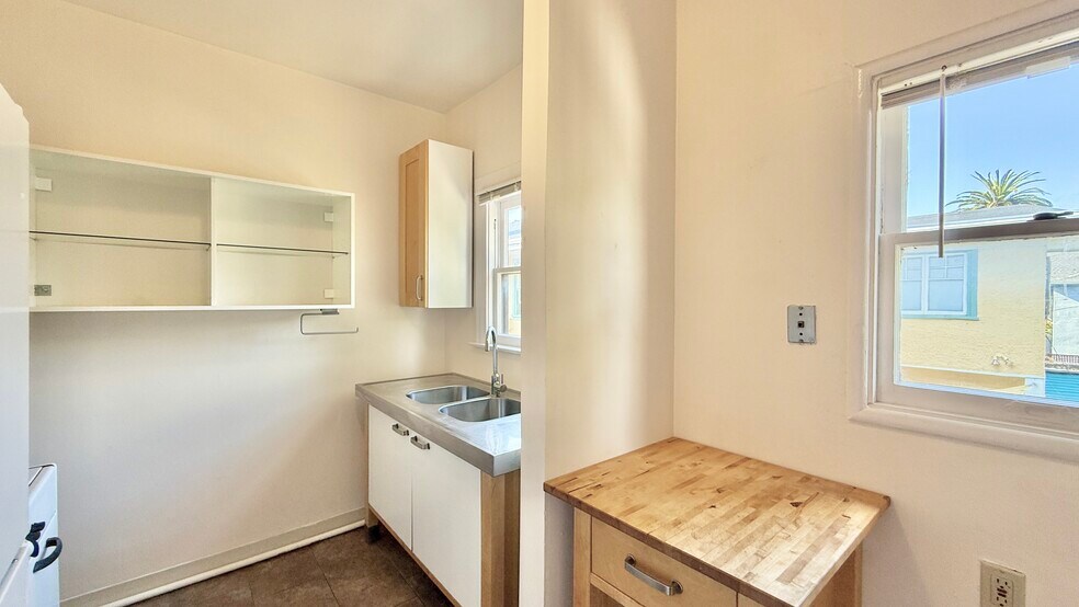 More Photos Of 6446-6452 Colby St, Oakland Apartments For Sale