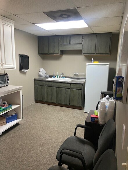 More Photos Of 2013 E Prairie Cir, Olathe Warehouse For Sale