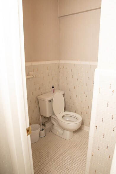 More Photos Of 23 E 8th St, Panama City Office Residential For Sale