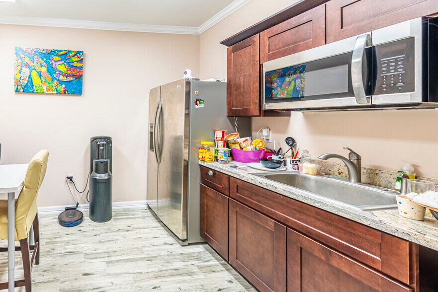 More Photos Of 2743 Smith Ranch Rd, Pearland Office For Sale