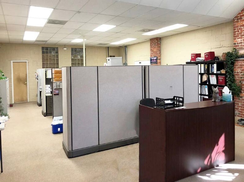 More Photos Of 2618 Colley Ave, Norfolk Showroom For Sale