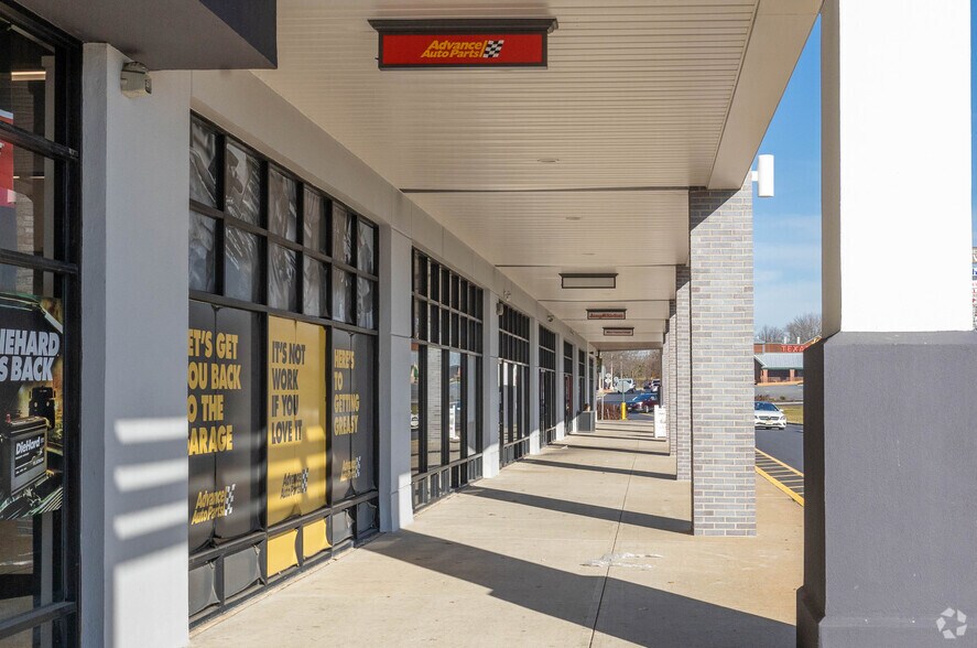 More Photos Of 1000-1074 US Highway 9, Parlin General Retail For Lease