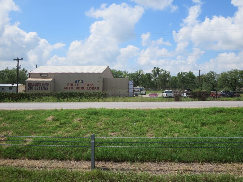 More Photos Of 4615 S Flores St, Elmendorf Manufacturing For Sale