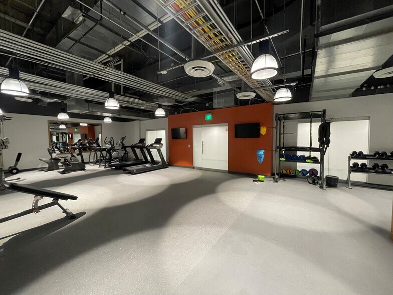 More Photos Of 5416 W Amelia Earhart Dr, Salt Lake City Flex For Lease