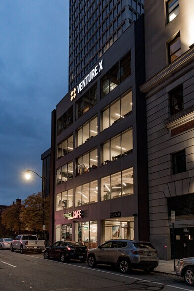 More Photos Of 220 W Congress St, Detroit Office For Lease
