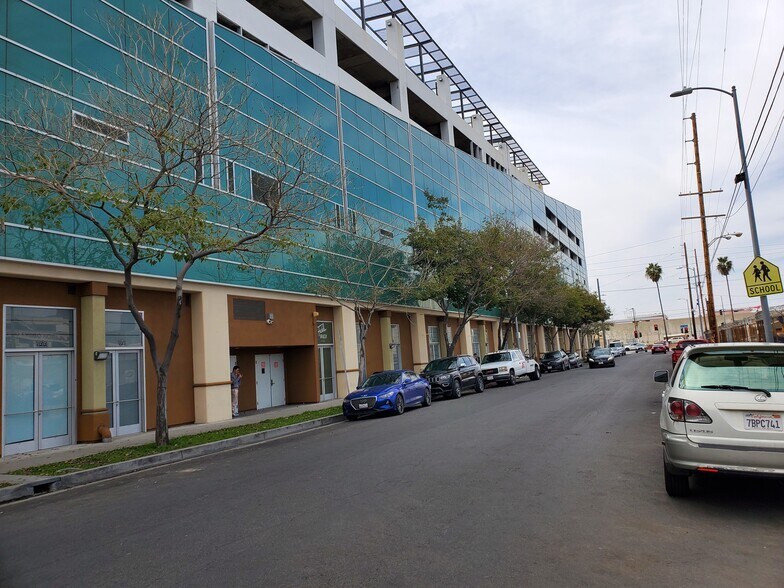 More Photos Of 777 E 14th Pl, Los Angeles Warehouse For Sale