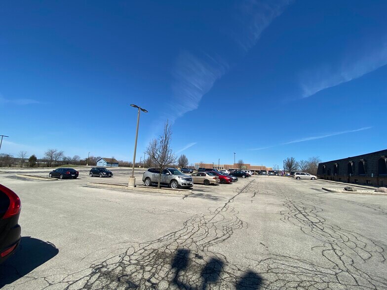 More Photos Of 1320 S Green Bay Rd, Mount Pleasant Medical For Lease