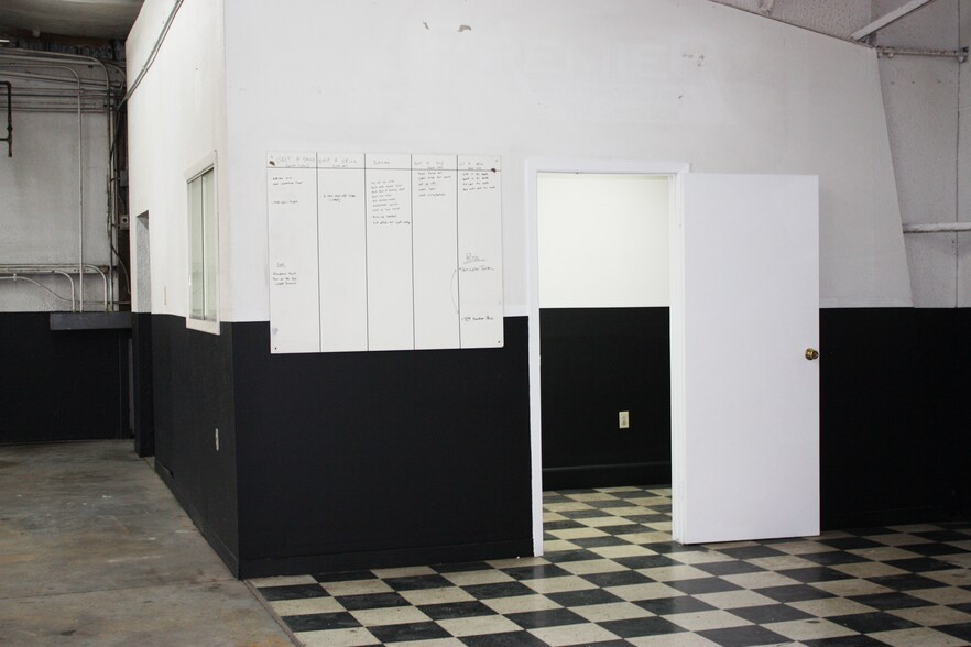 More Photos Of 980 Lafayette Rd, Medina Freestanding For Lease