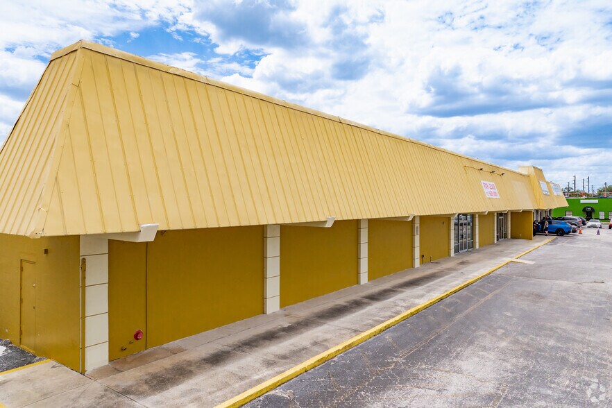 More Photos Of 5144-5158 US Highway 19, New Port Richey Storefront For Lease