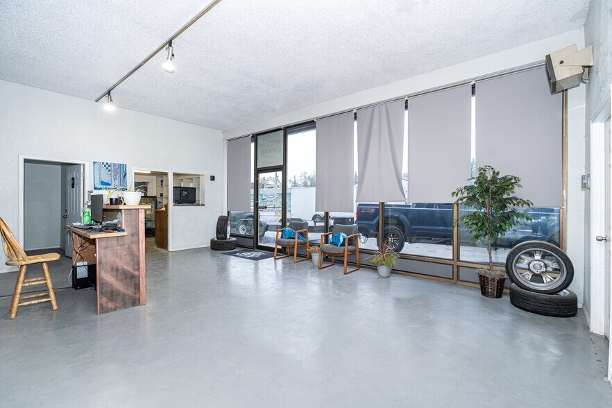 More Photos Of 539 N Tower Ave, Centralia Office For Sale