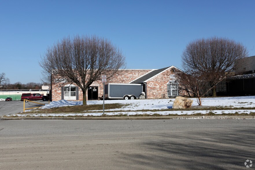 More Photos Of 7820 Penn Western Ct, Forestville Unknown For Lease