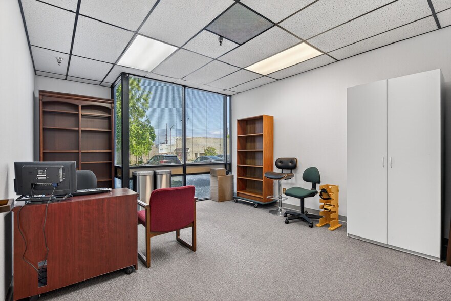 More Photos Of 4125 Market St, Ventura Light Manufacturing For Sale