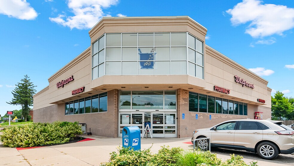 More Photos Of 2609 E Main St, Springfield Drugstore For Sale