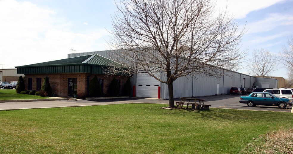 More Photos Of 1180 Atlantic Dr, West Chicago Warehouse For Lease