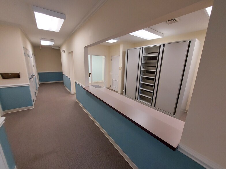 More Photos Of 5015 Southpark Dr, Durham Medical For Lease