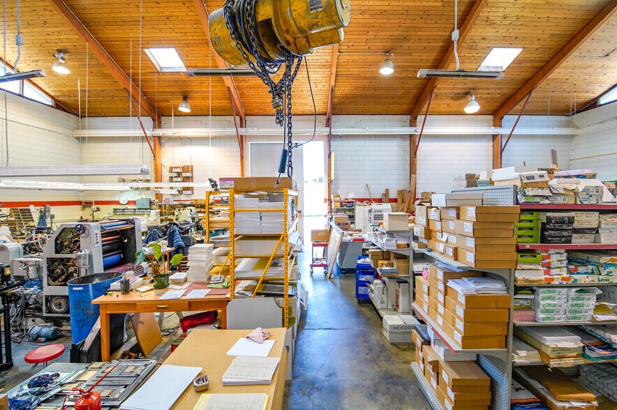 More Photos Of 4918 Napier St, Port Alberni Flex For Sale