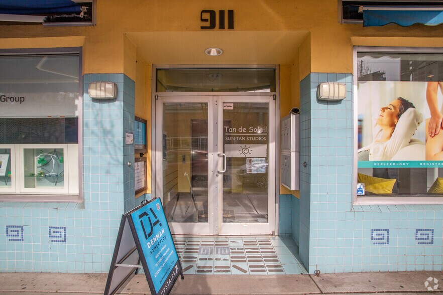 More Photos Of 903-935 Denman St, Vancouver Storefront Retail Office For Sale