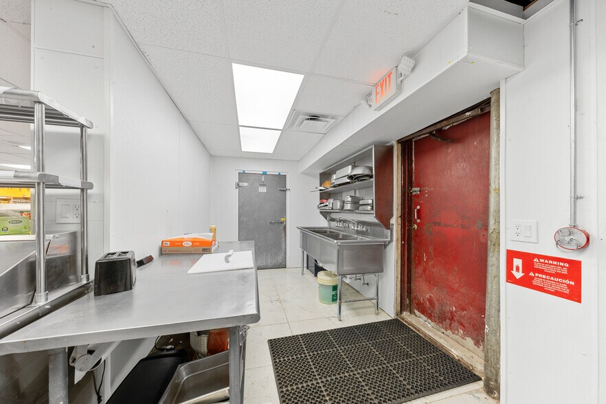 More Photos Of 2815 Montauk Hwy, Brookhaven General Retail For Sale