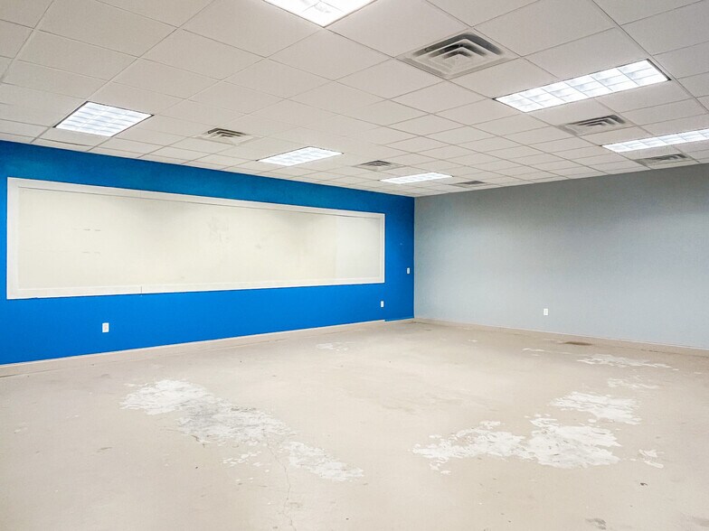 More Photos Of 108 Business Park Dr, Denham Springs Medical For Lease