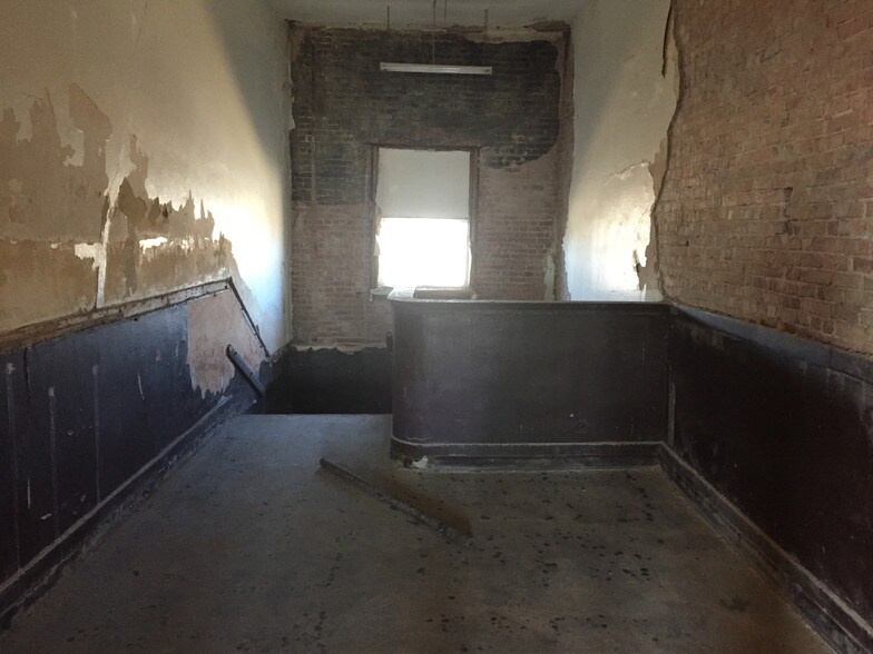 More Photos Of 1900 NW 10th St, Oklahoma City Schools For Sale