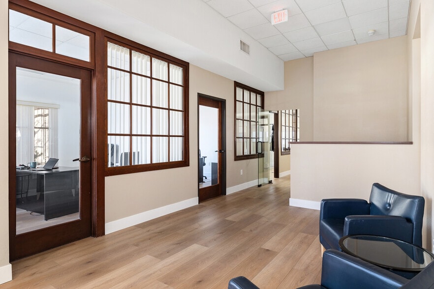 More Photos Of 1075 Rosecrans St, San Diego Bank For Sale