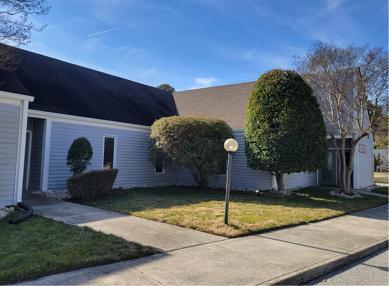 More Photos Of 710 Denbigh Blvd, Newport News Office For Sale
