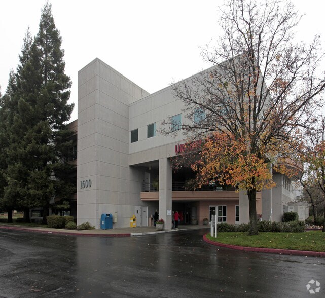 Primary Photo Of 1600 Creekside Dr, Folsom Medical For Lease