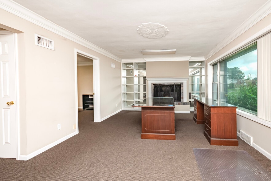 More Photos Of 4163 Crescent Dr, Saint Louis Medical For Sale