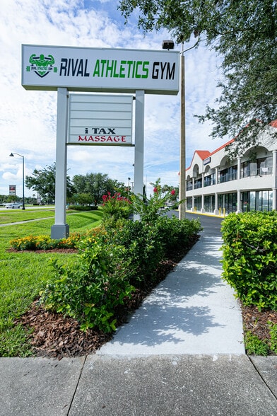 More Photos Of 2956-2960 Vineland Rd, Kissimmee Storefront Retail Office For Lease