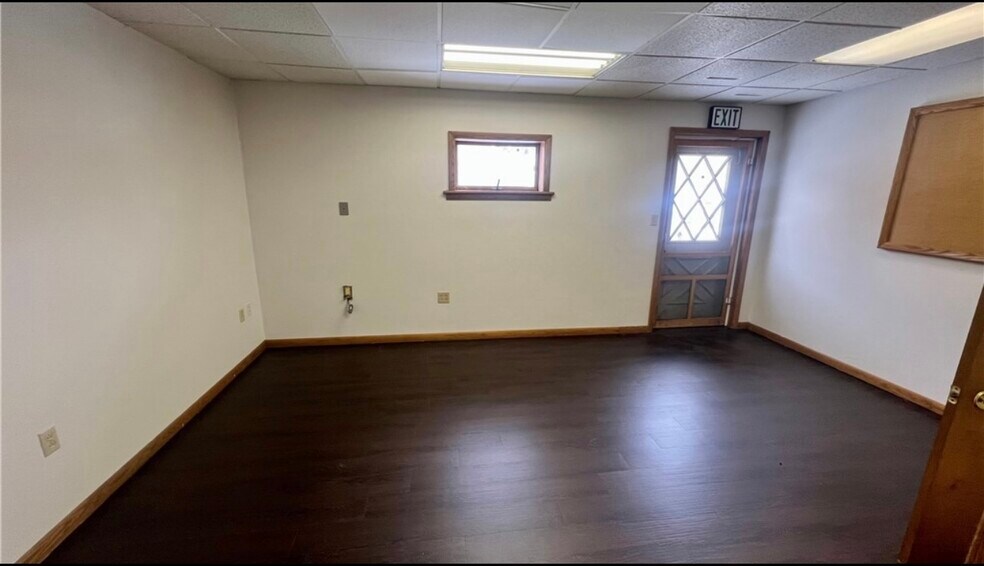 More Photos Of 438 Line Ave, Ellwood City Office For Sale