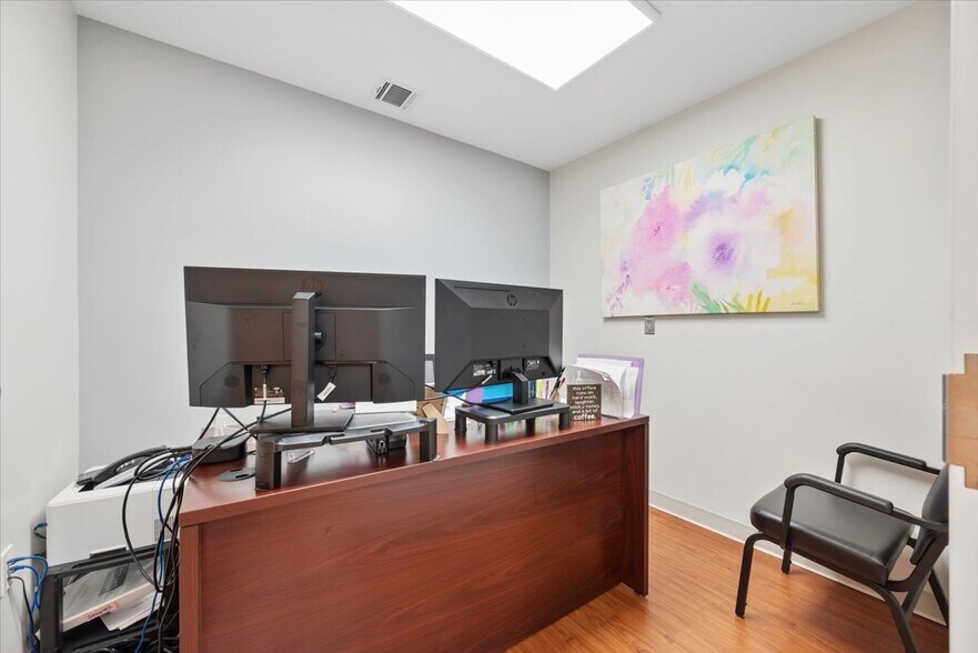 More Photos Of 762 US HIGHWAY 202/206, Bridgewater Medical For Lease